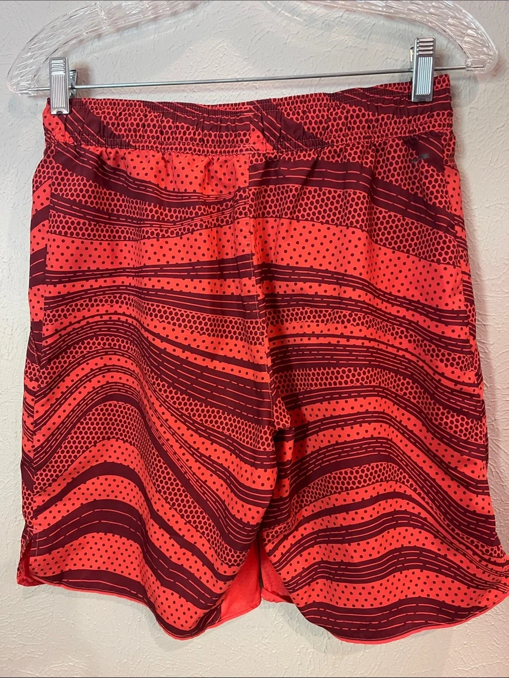 Adidas Red Wave Print Athletic Shorts. Men’s Size Medium